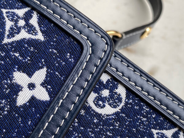 Louis Vuitton Dauphine