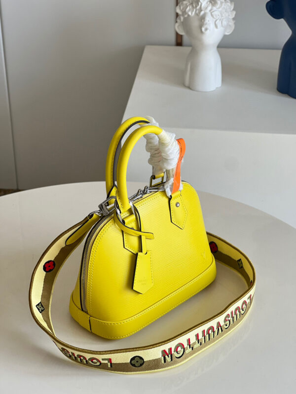 Louis Vuitton Alma BB