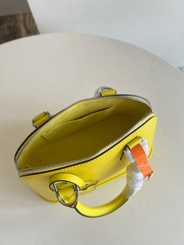 Louis Vuitton Alma BB