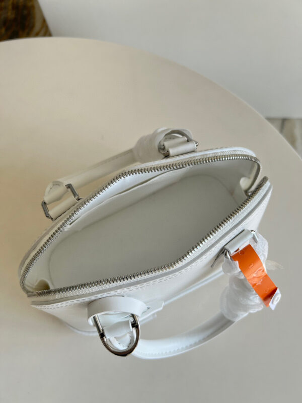 Louis Vuitton Alma BB