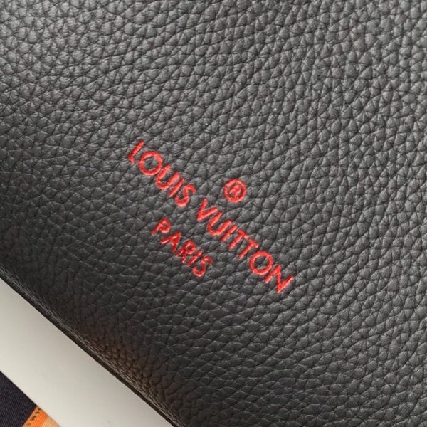 Louis Vuitton Cymka On My Side