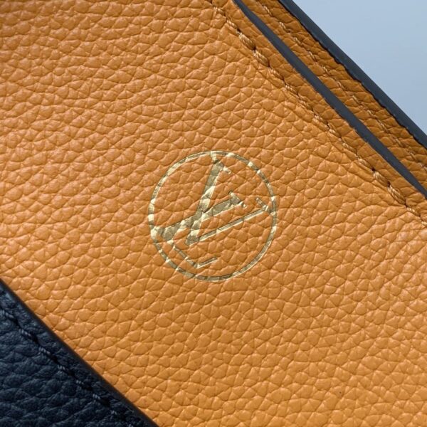 Louis Vuitton Cymka On My Side