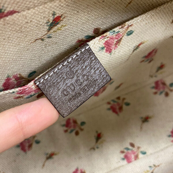 Gucci NEO VINTAGE GG SUPREME MESSENGER BAG
