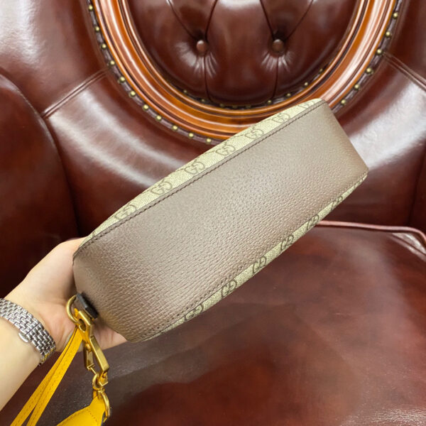 Gucci NEO VINTAGE GG SUPREME MESSENGER BAG