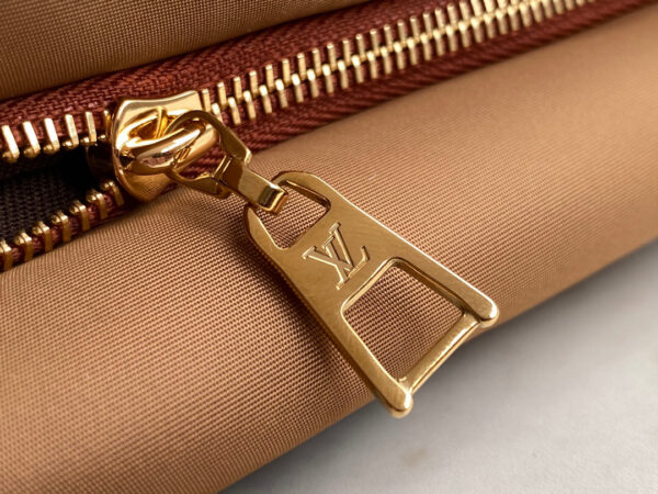 Louis Vuitton Maxi Multi Pochette