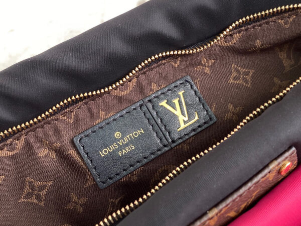 Louis Vuitton Maxi Multi Pochette
