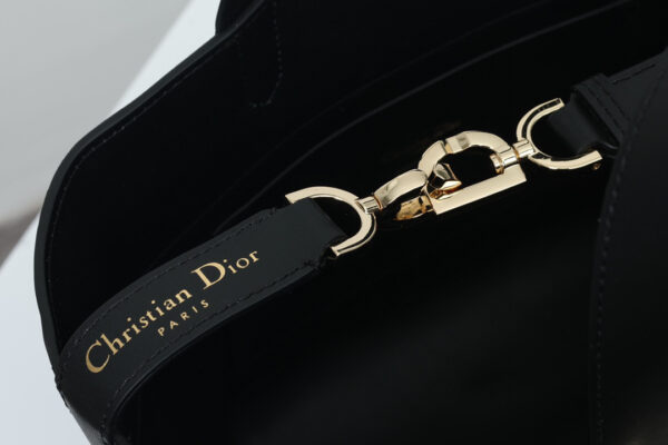 Medium Dior Toujours Vertical Tote Bag