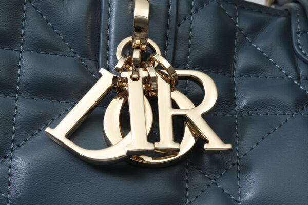 Medium Dior Toujours Bag