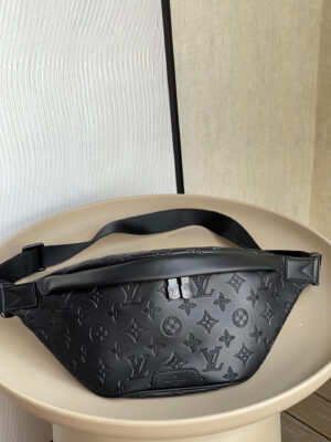 Louis Vuitton Discovery Bumbag PM