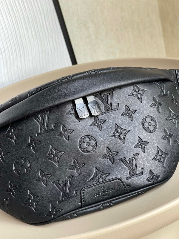 Louis Vuitton Discovery Bumbag PM