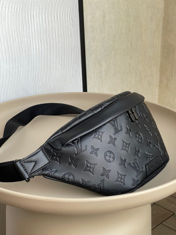 Louis Vuitton Discovery Bumbag PM