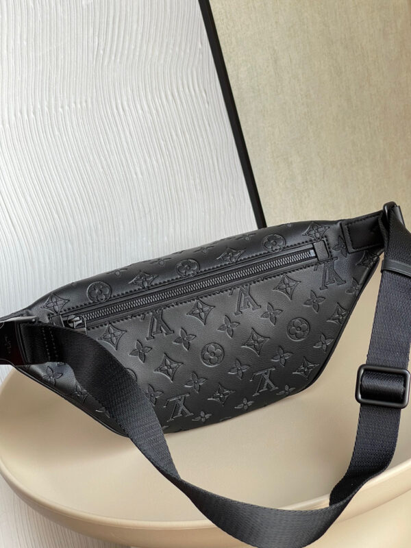 Louis Vuitton Discovery Bumbag PM