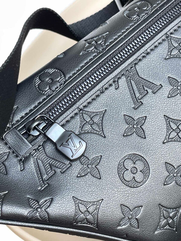 Louis Vuitton Discovery Bumbag PM