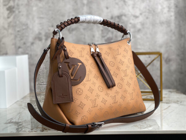 Louis Vuitton Beaubourg Hobo MM