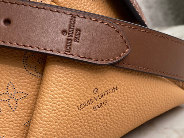 Louis Vuitton Beaubourg Hobo MM