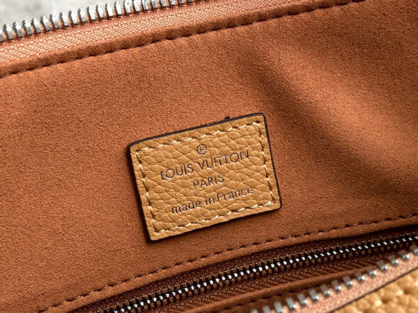 Louis Vuitton Beaubourg Hobo MM