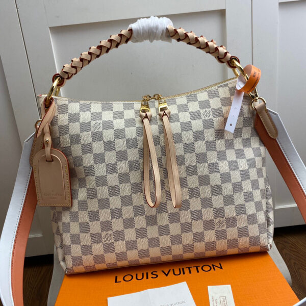 Louis Vuitton Beaubourg Hobo