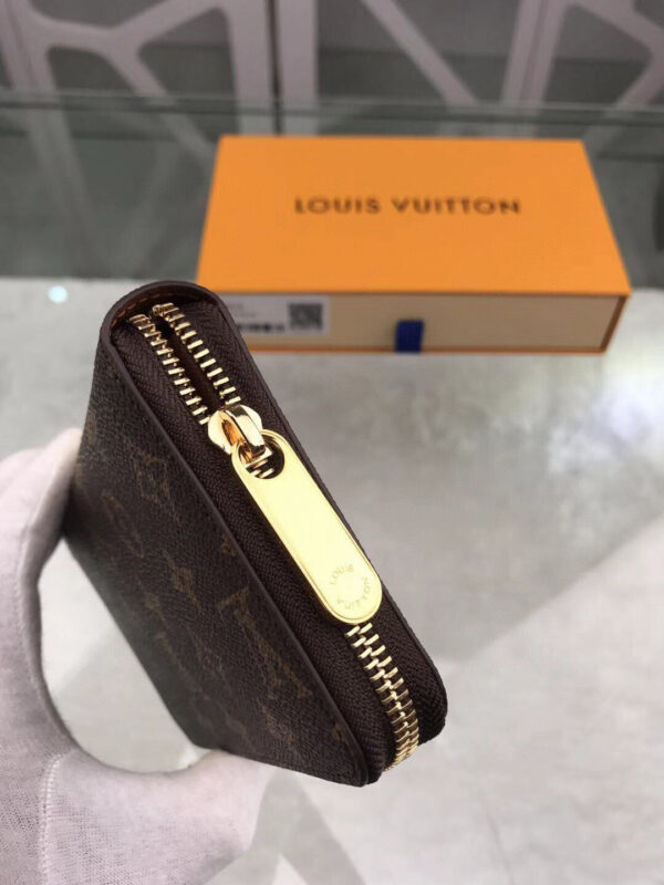 Louis Vuitton Zippy Wallet