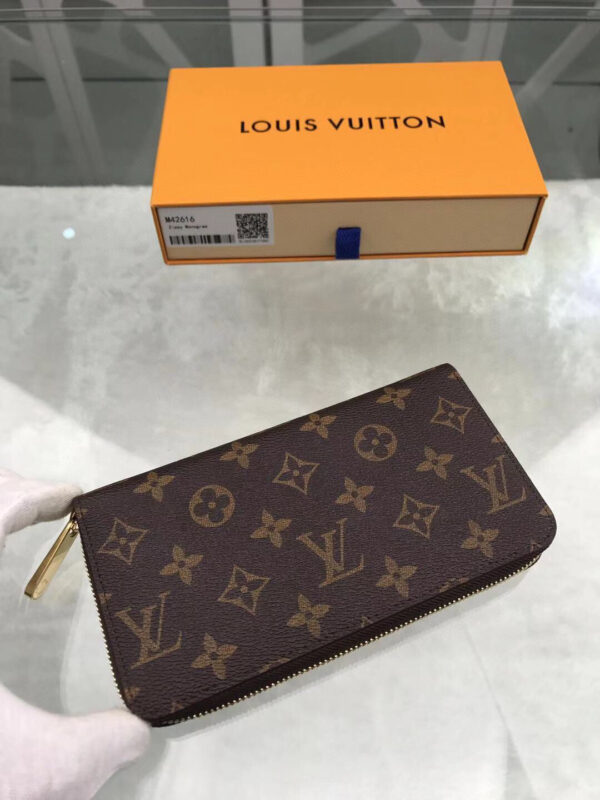 Louis Vuitton Zippy Wallet