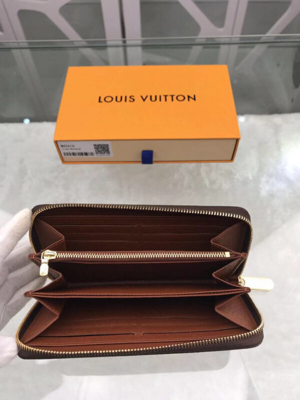 Louis Vuitton Zippy Wallet