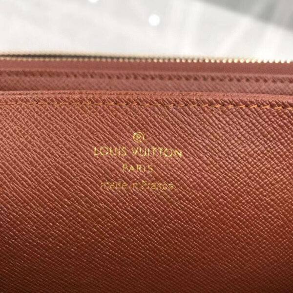 Louis Vuitton Zippy Wallet