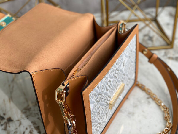 Louis Vuitton Dauphine