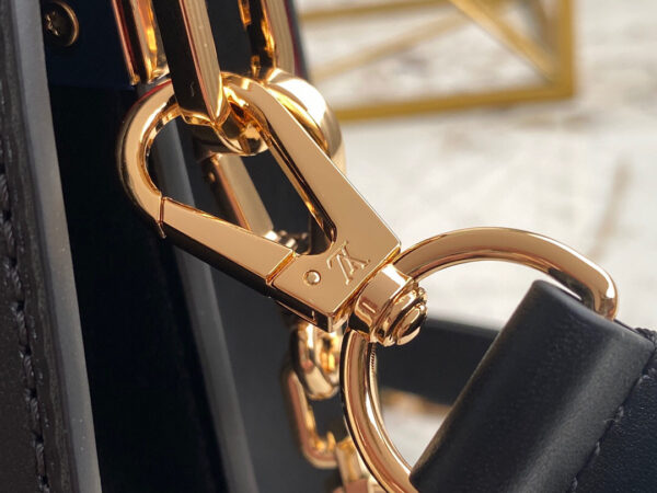 Louis Vuitton Dauphine
