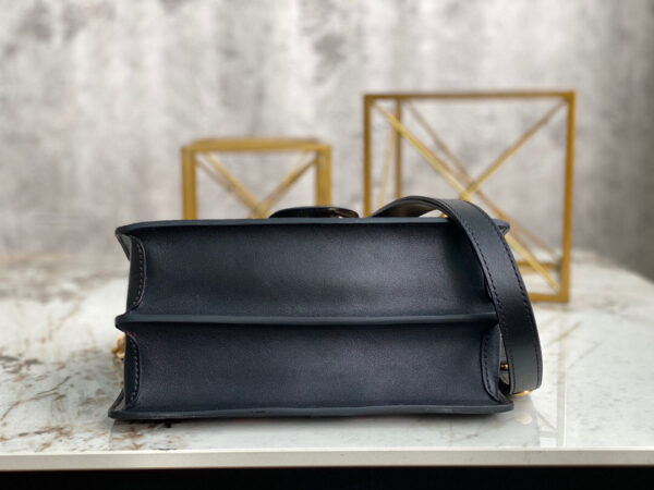 Louis Vuitton Dauphine