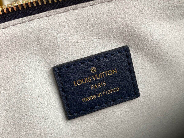 Louis Vuitton Coussin Navy blue