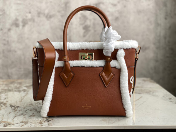 Louis Vuitton On My Side