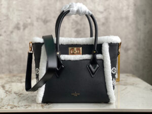 Louis Vuitton On My Side