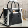 Louis Vuitton On My Side
