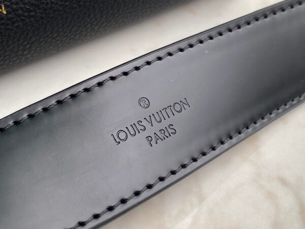 Louis Vuitton On My Side