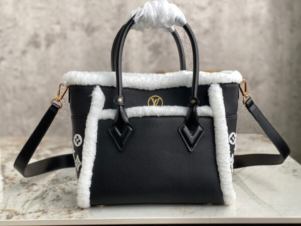 Louis Vuitton On My Side