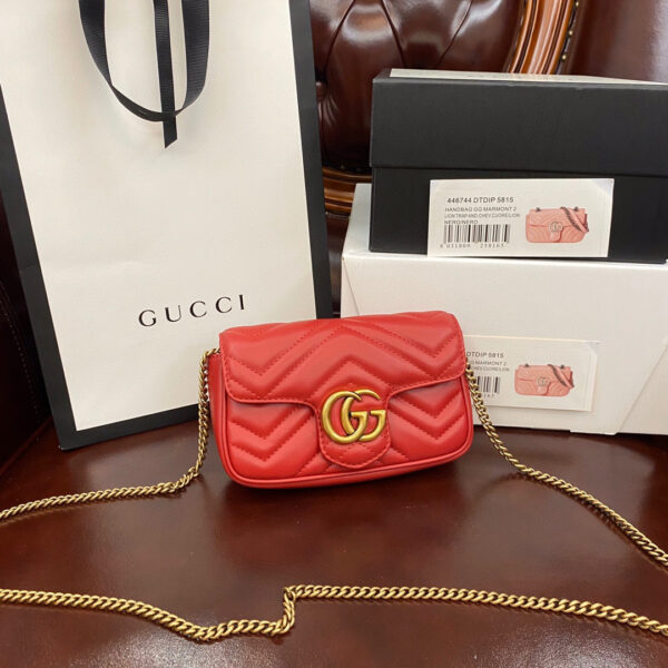 Gucci GG Marmont super mini bag