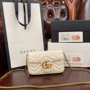 Gucci GG Marmont super mini bag