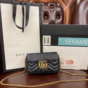 Gucci GG Marmont super mini bag