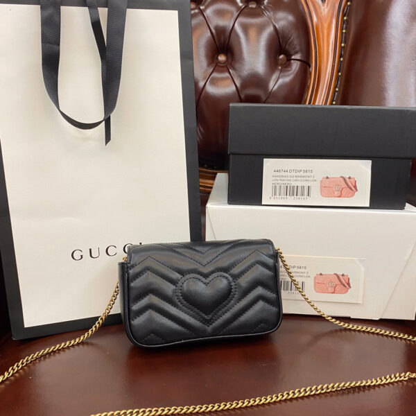 Gucci GG Marmont super mini bag