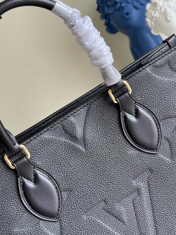 Louis Vuitton OnTheGo MM
