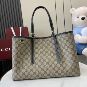 Gucci GG Emblem medium tote bag