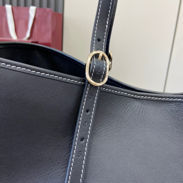 GG Emblem medium tote bag