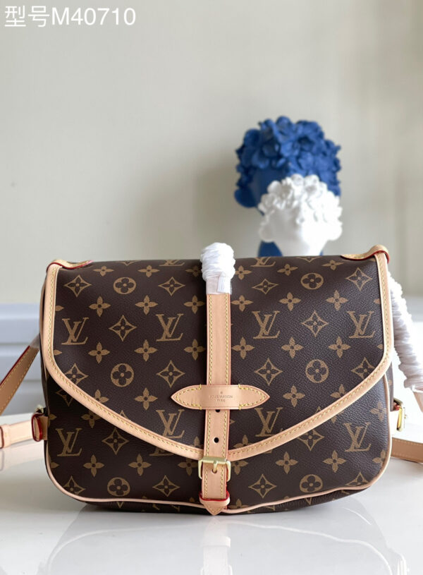 Louis Vuitton Saumur