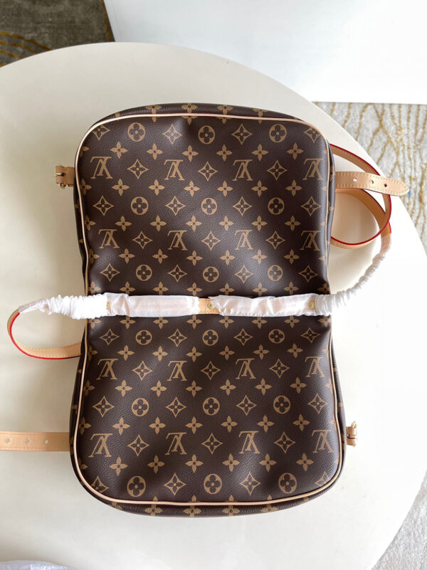 Louis Vuitton Saumur