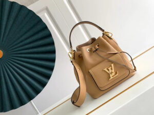 Louis Vuitton Lockme Bucket
