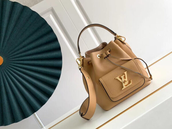 Louis Vuitton Lockme Bucket