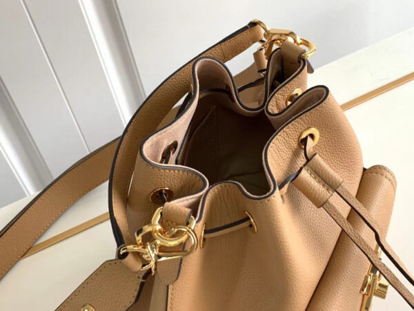 Louis Vuitton Lockme Bucket