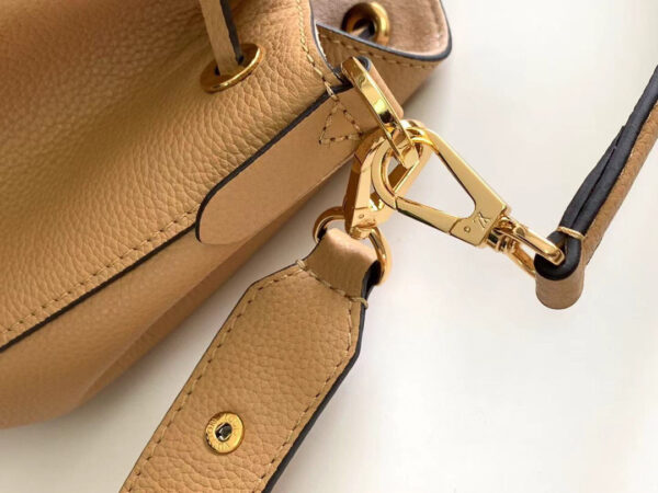 Louis Vuitton Lockme Bucket