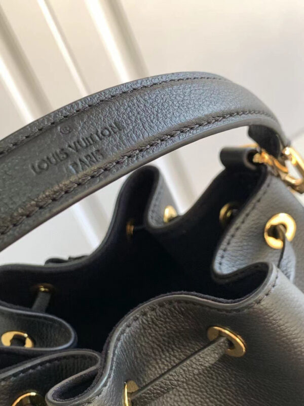 Louis Vuitton Lockme Bucket