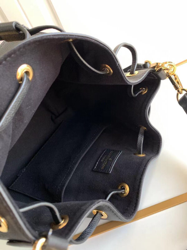 Louis Vuitton Lockme Bucket