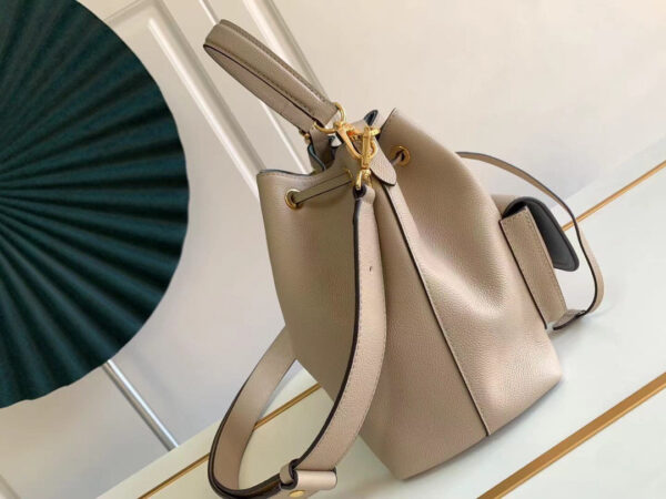 Louis Vuitton Lockme Bucket